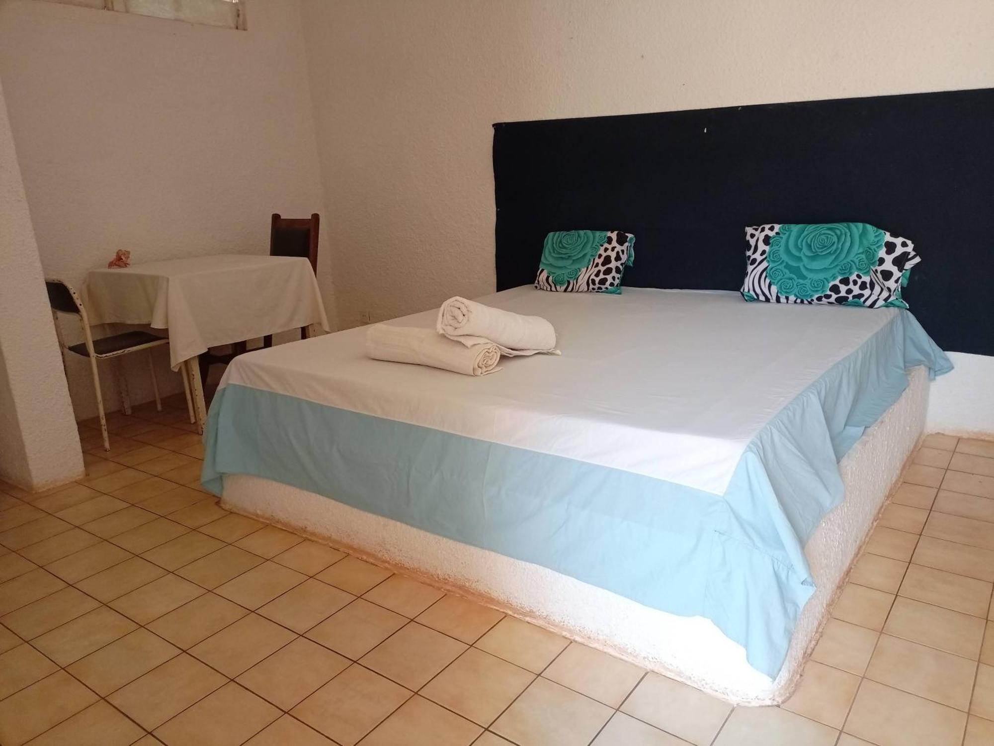 Chez Paolo Hotel Toubab Dialao Kültér fotó